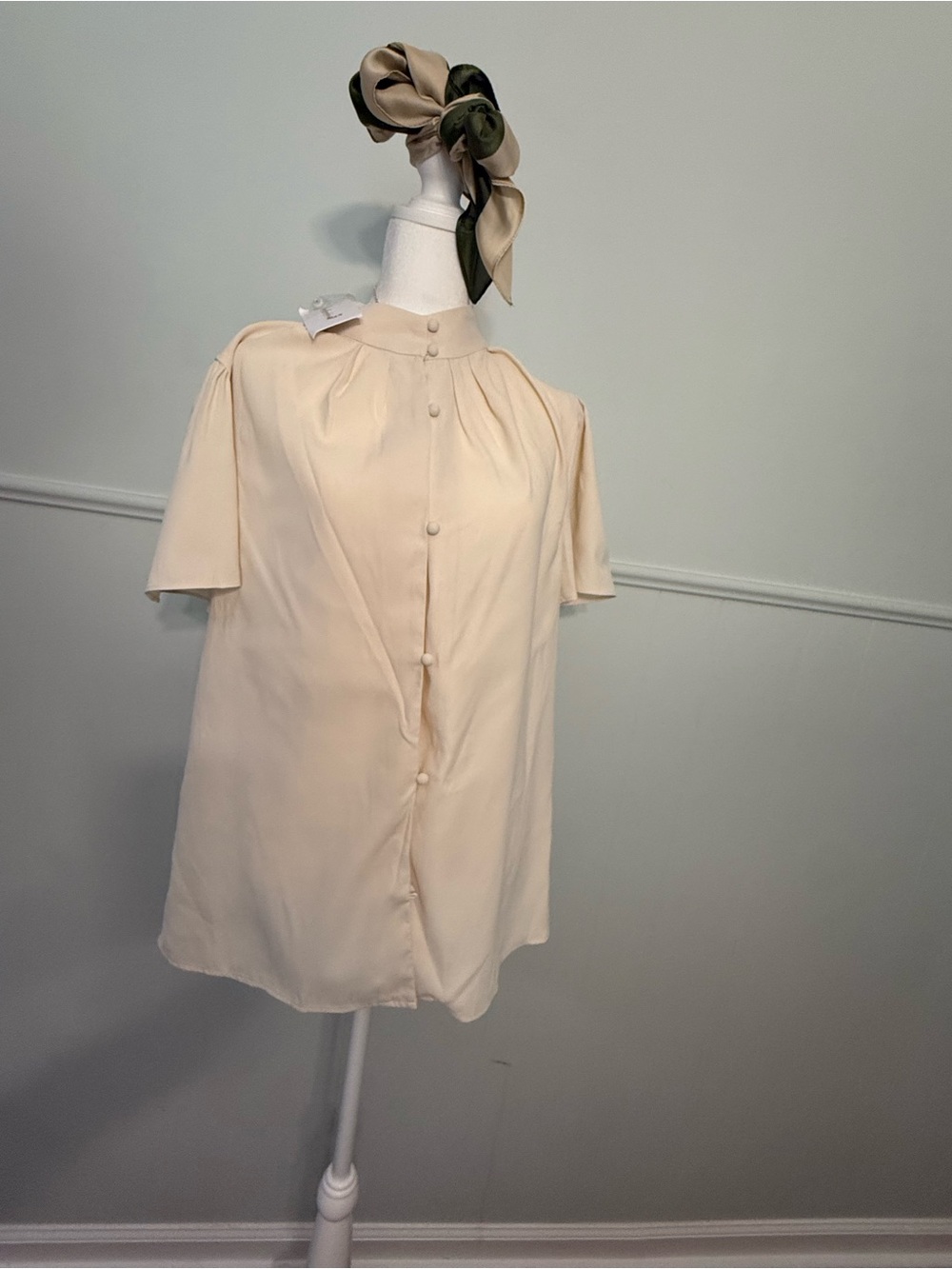 Cream Short-Sleeve Button Front Blouse XL